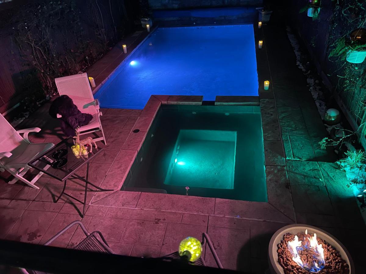 Superb Beach Home:Heated Pool-Hot Tub Open 365Days トロント エクステリア 写真